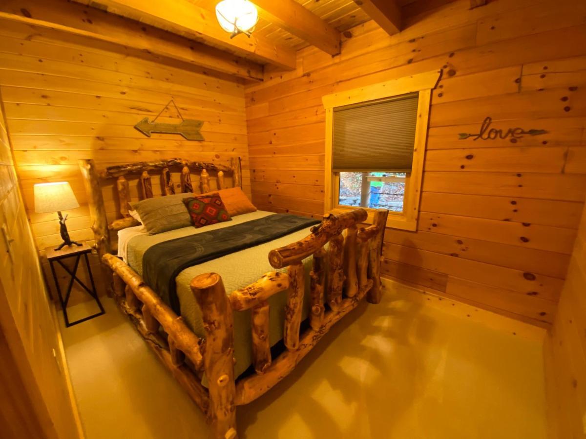 Pine Creek Cabins & Camping Resort South Bloomingville Extérieur photo