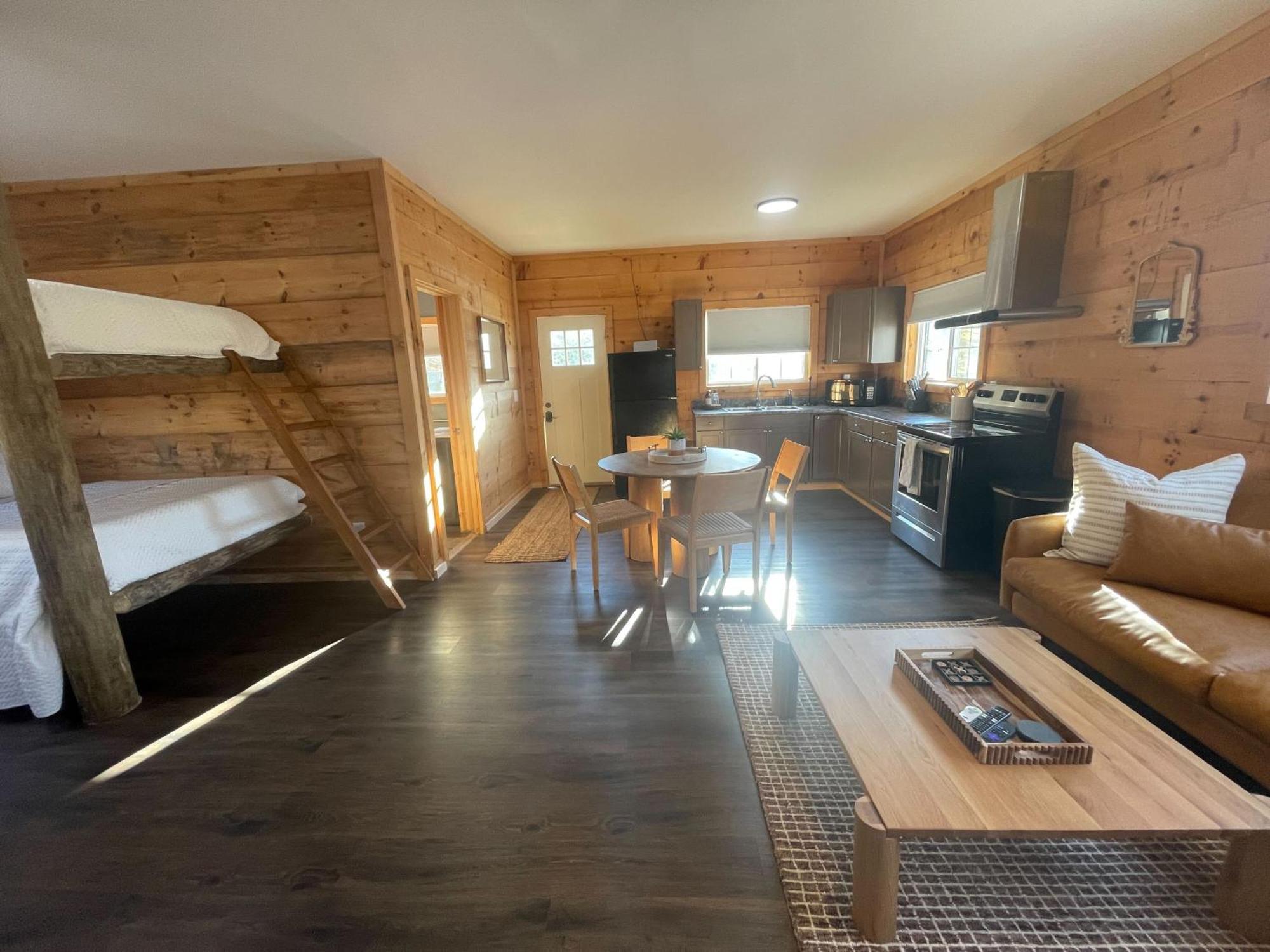 Pine Creek Cabins & Camping Resort South Bloomingville Extérieur photo